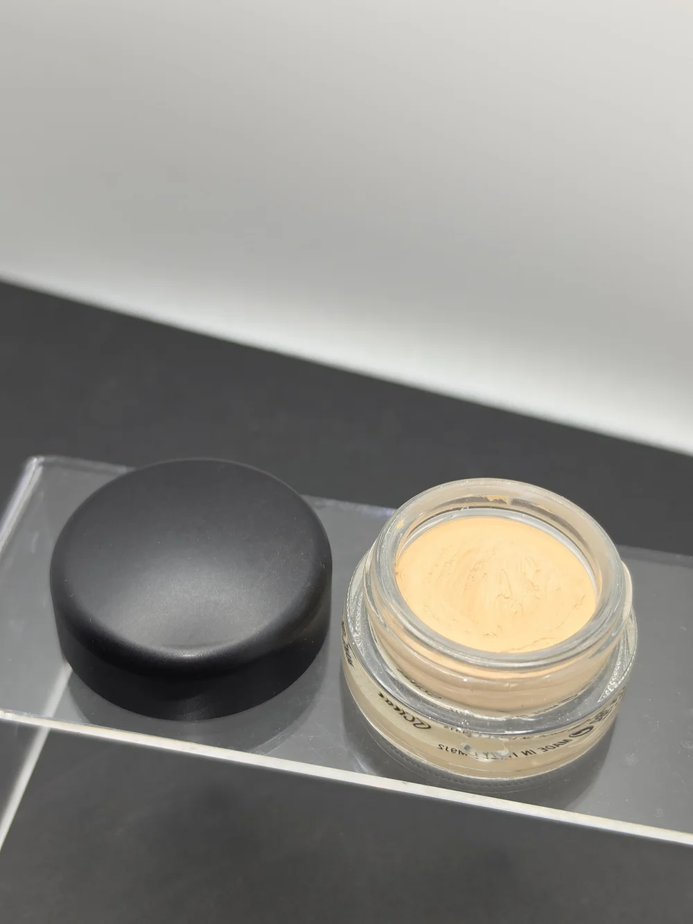 MAC DISCONTINUED STUDIO SCULPT CONCEALER - NW20